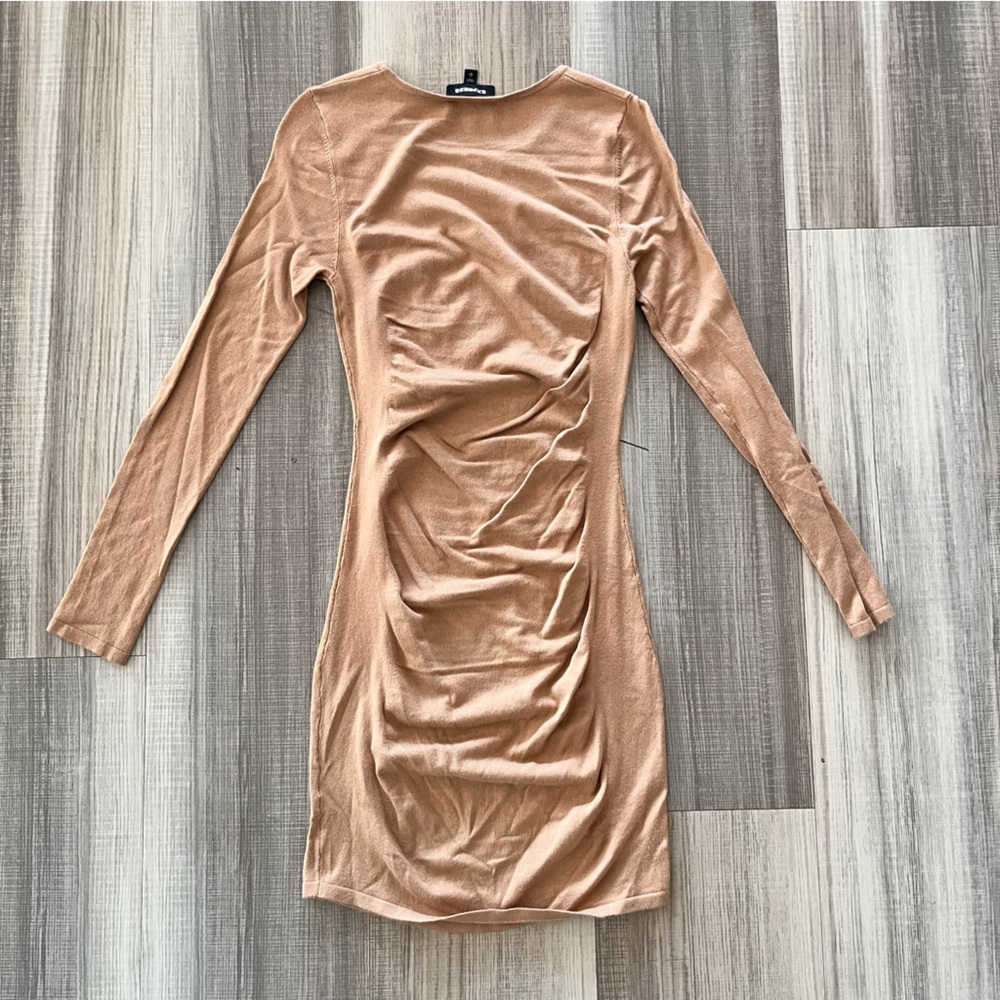 Express - Midi Ruched Dress - Picture 3 of 3